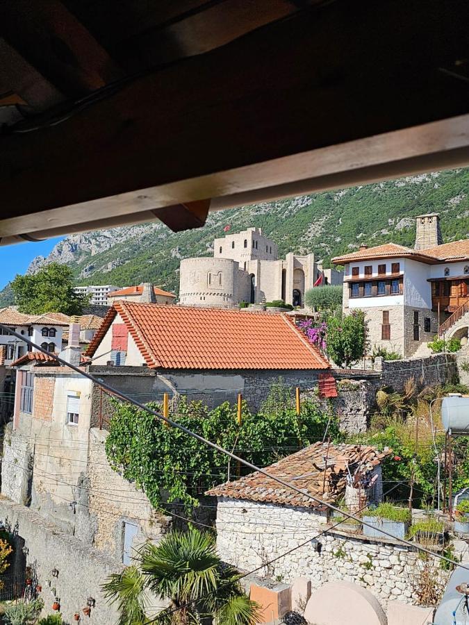 Hotel Castle - Inside,Voga Guesthause Krujë Esterno foto