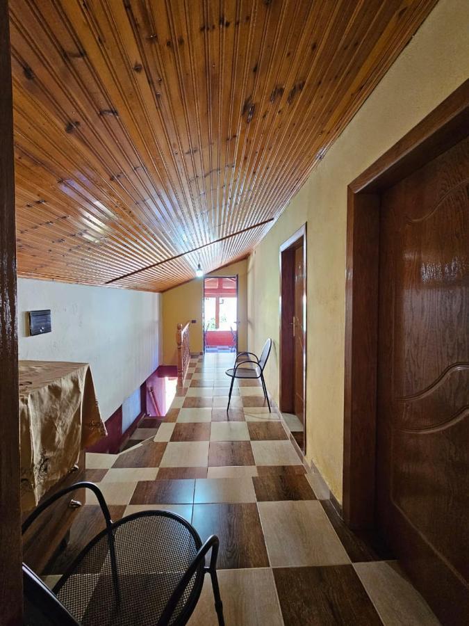 Hotel Castle - Inside,Voga Guesthause Krujë Esterno foto