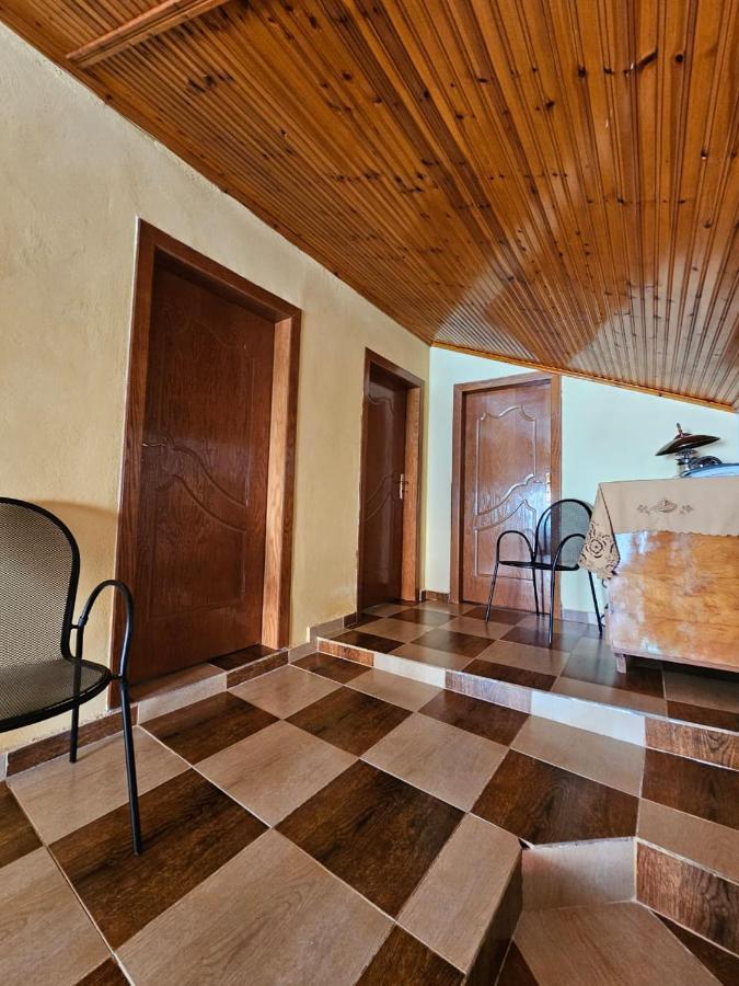 Hotel Castle - Inside,Voga Guesthause Krujë Esterno foto