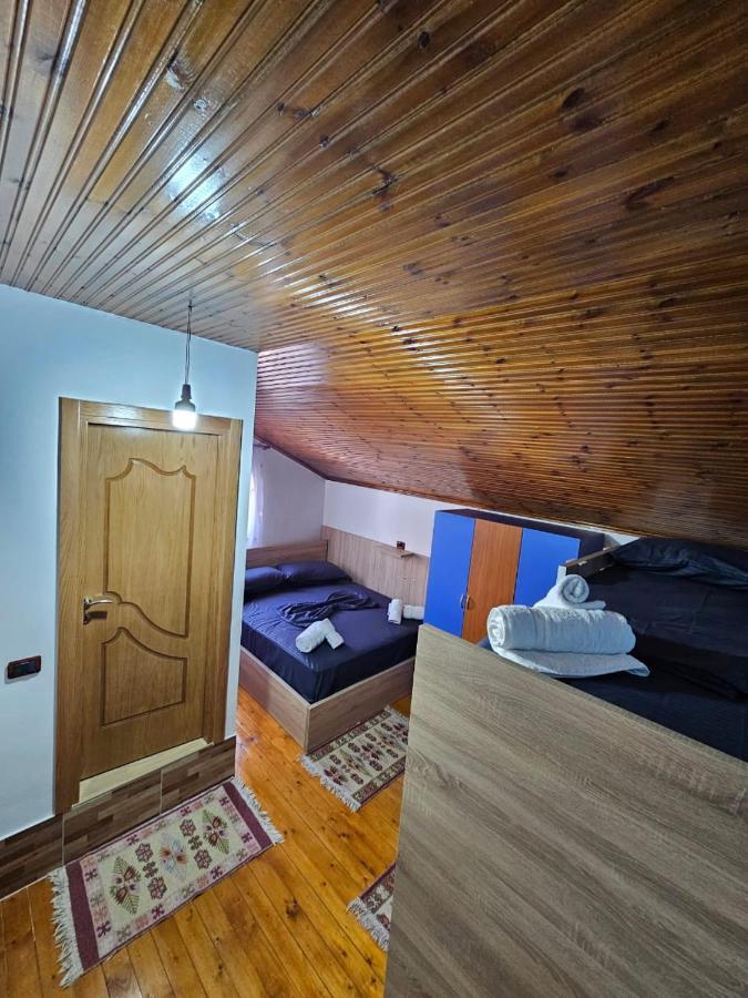 Hotel Castle - Inside,Voga Guesthause Krujë Esterno foto