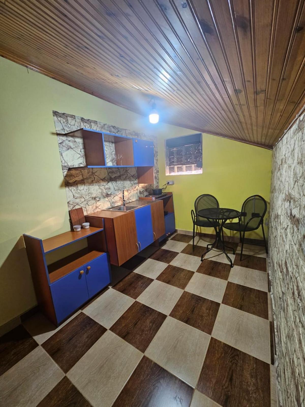 Hotel Castle - Inside,Voga Guesthause Krujë Esterno foto